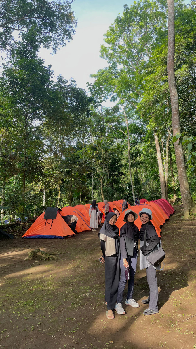 Camping & community trip