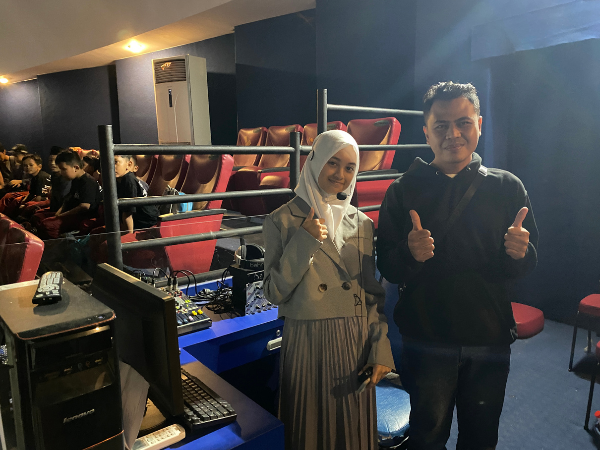 Sharing astronomy at the planetarium